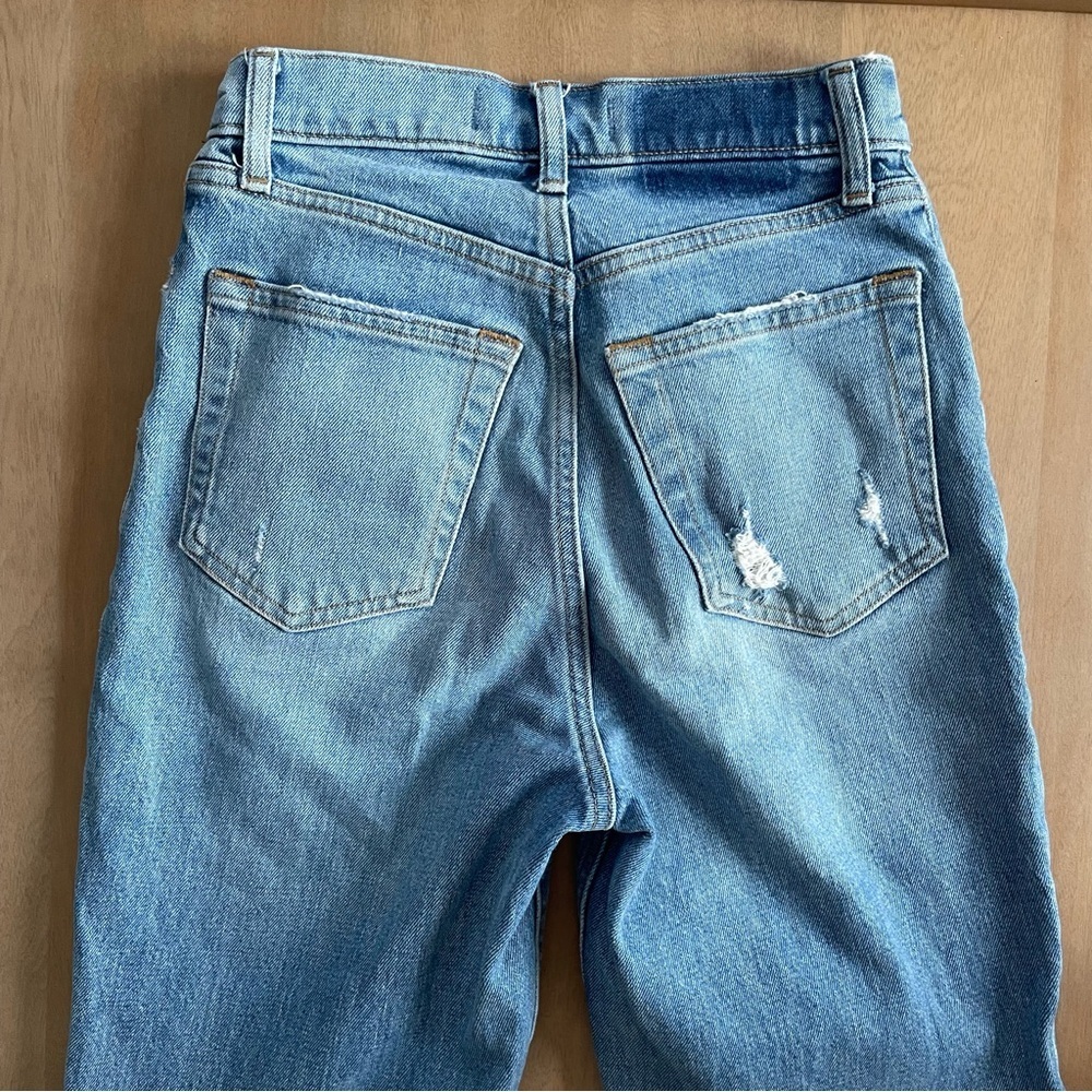 Abercrombie & Fitch Curve Love Criss Cross 90s Straight Ultra High Rise Jeans - Picture 6 of 11